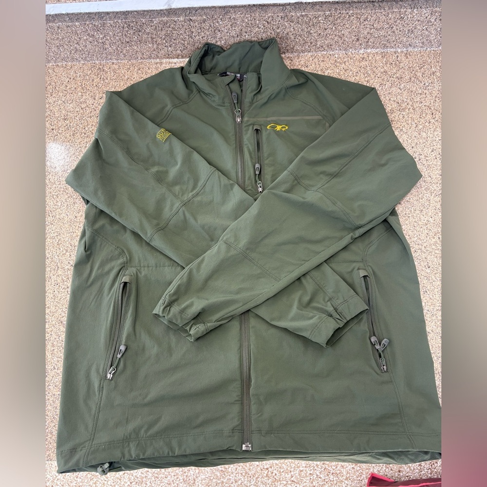 Outdoor Research
Men's Ferrosi olive green jacket xl